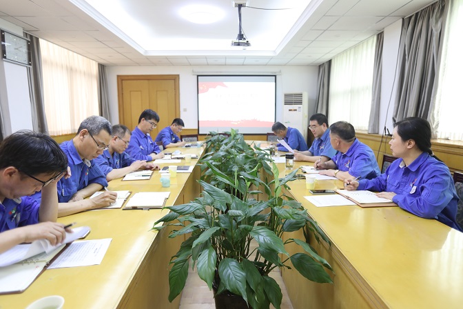 安彩朗朗讀書處，夏木蔭蔭正可人——安彩高科舉辦首期黨史學習教育專題讀書班