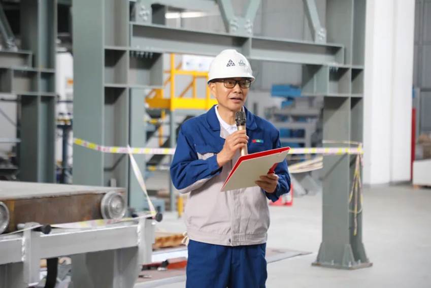 安彩藥玻項目2號窯爐順利封碹!